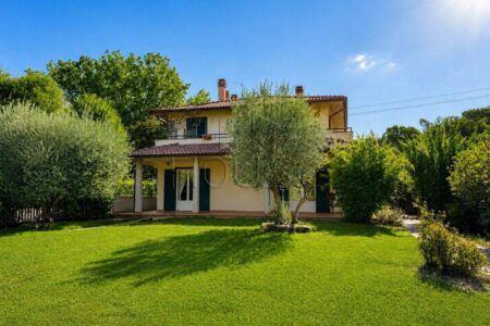 Villa singola con ampio giardino esclusivo
